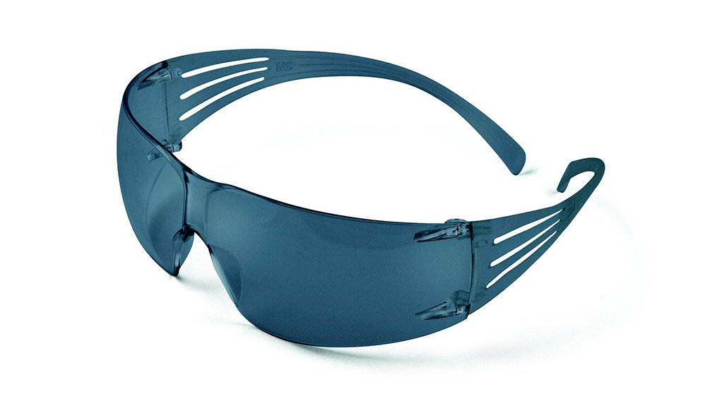 SECUREFIT PROTECTIVE EYEWEAR The self-adjusting pressure diffusion temple technology enhances frame temple comfort while not compromising security of fit