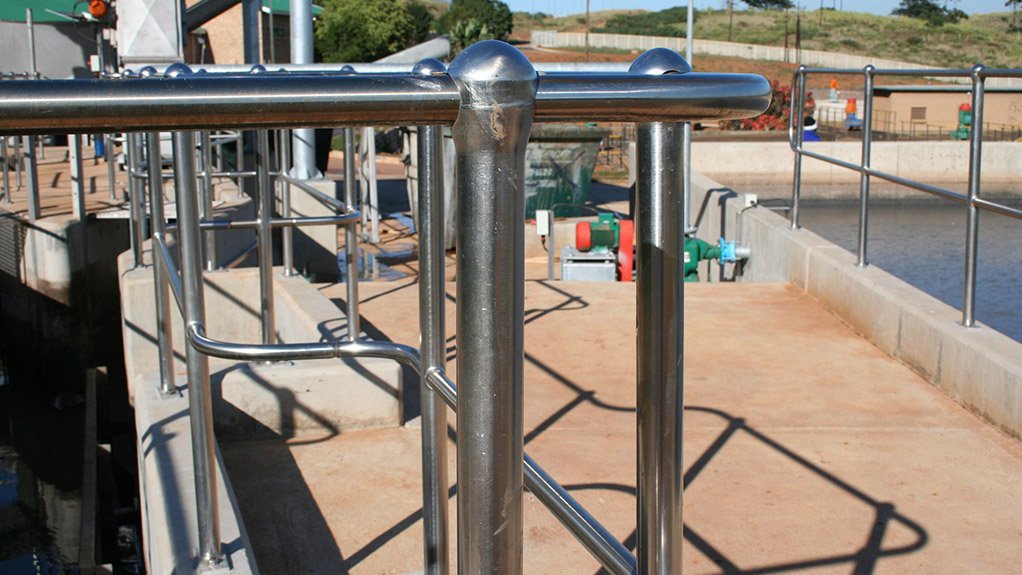 BENEFICIAL MATERIAL
Stainless steel handrailing offers numerous benefits among which is increased safety
