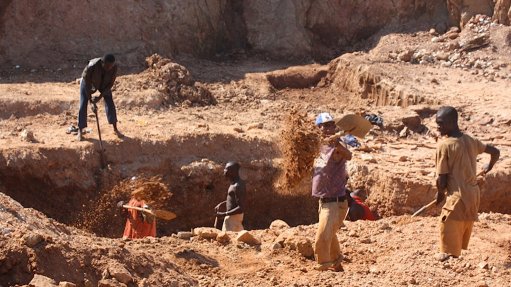 Illegal mining continues to plague many SA mines – security expert