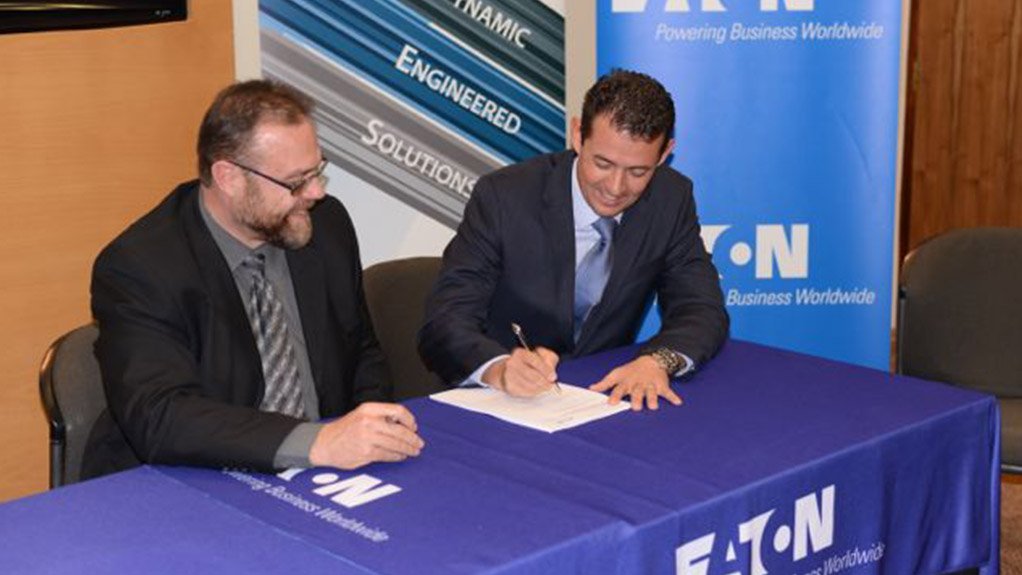 PARTNERSHIP SIGNED

Diesel Electric MD Kevin Donaldson and Eaton Africa MD Shane Kilfoil sign the premium partnership deal 
