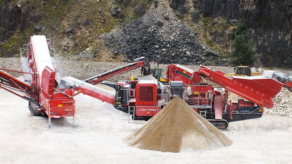 DUAL POWER
The Finlay dual power mobile crushing and screening concept comprises the J-1175 jaw crusher, the C-1540 cone crusher and the 694+ inclined screen
