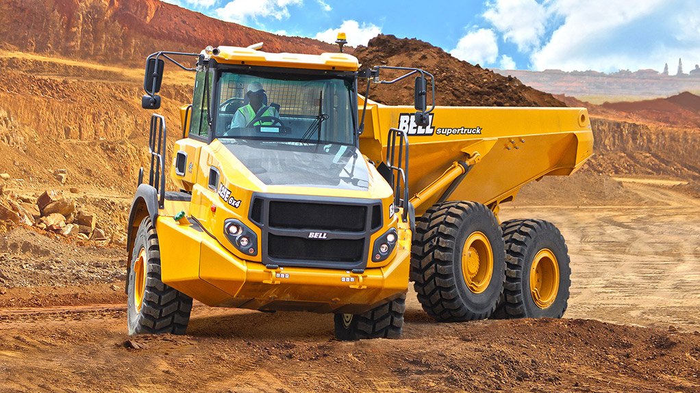 PAYLOAD ADD
The B25E 6 x 4 has the same 24 000 kg/ 24 t payload and engine performance as Bell Equipment’s standard B25E, including a 6 x 4 drivetrain and 20.5R25 tyres
