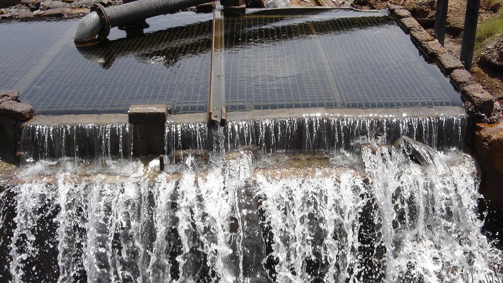 ENVIRONMENTAL CRITICAL LEVEL A key focus for government is to prevent further decanting of acid mine drainage from the basins by pumping underground water to protect the environmental critical level 
