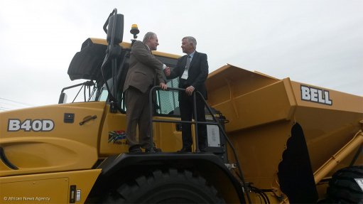 Trade and Industry Minister Dr Rob Davies and Bell CEO Gary Bell
