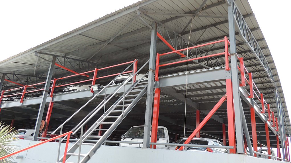 MEZZANINE FLOOR
Super Mezzanine floors comprise iron beams for vertical and horizontal support, as well as galvanised steel grating
