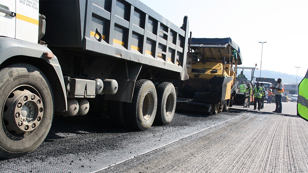 CORE REINFORCEMENT
Maccaferri’s geogrids can improve asphalt life and reduce asphalt thickness 