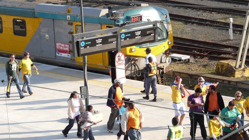 Cosatu will strike if Cape Town doesn't solve train issues