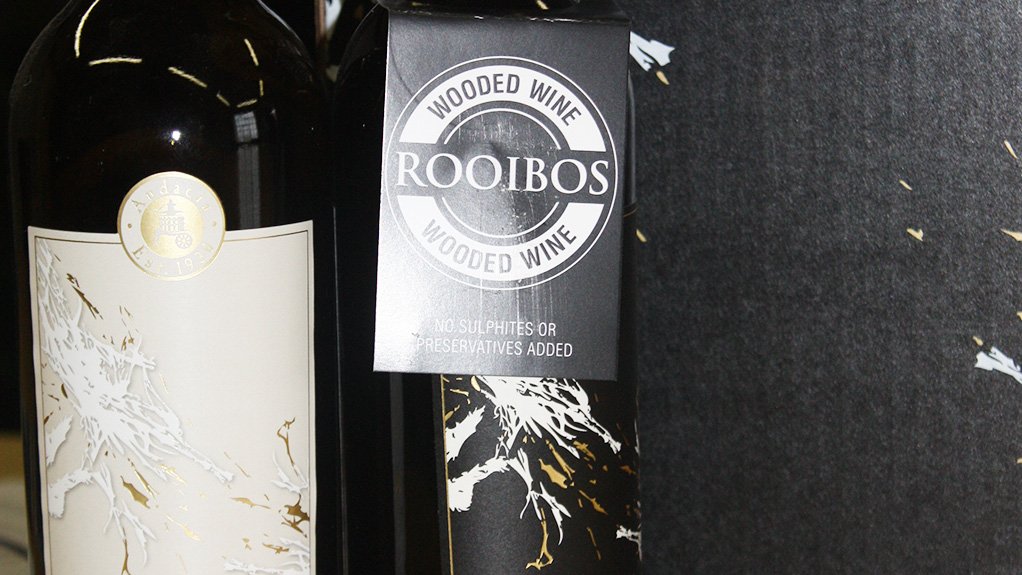 WC: Western Cape winery launches world-first Rooibos-wooded white wine