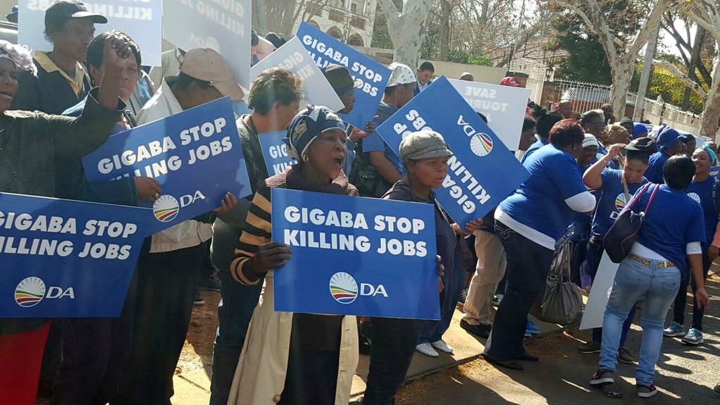 DA will continue protests over visa regulations – Maimane
