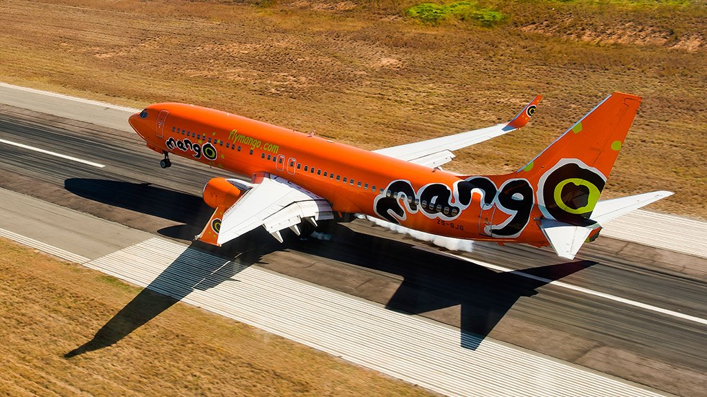 A Mango 737-800 landing