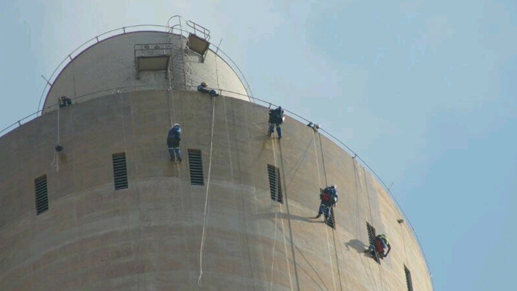 SAFETY AT HEIGHT
Rope access technicians are able to carry out numerous tasks relating to inspection, protective coating, maintenance and surveying
