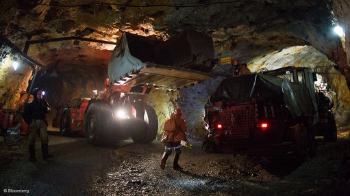 PROTECTION MEASURE
The mechanisation or automation of drilling and other mining operations is a solution that could reduce miners’ exposure to silica dust