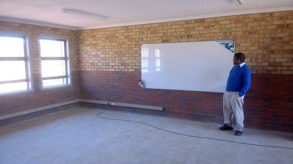 Corobrik: Corobrik constructs R1.5m classroom block and ablution facilities for Gauteng school