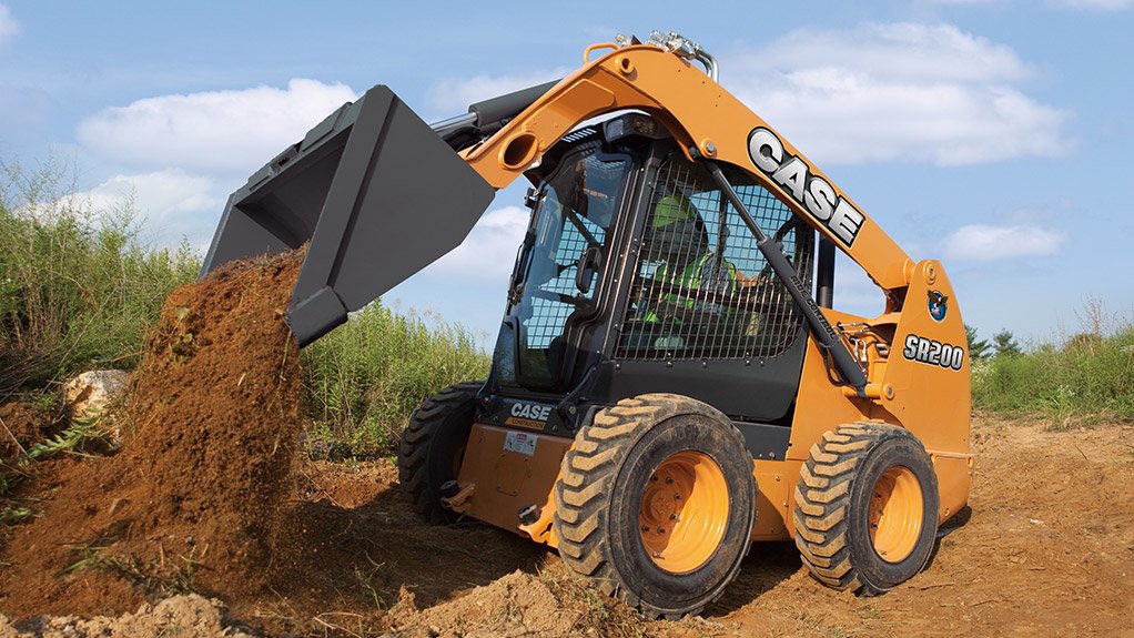 VERSATILE MACHINERY
CSE Equipment’s SR- and SV-series skid-steer loaders have advanced features for improved performance