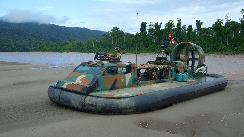 A Griffon Hoverwork 2000TD hovercraft of the Peruvian Marines