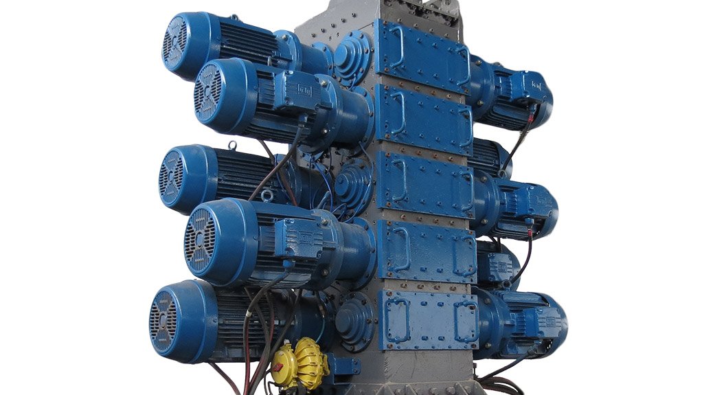 EDS MULTISHAFT MILL
The EDS Multishaft Mill can be applied in a wide variety of industry sectors, including mining, waste management, construction, environmental rehabilitation, agriculture and general milling. The mill is currently available in 10, 6 and 4 shaft models