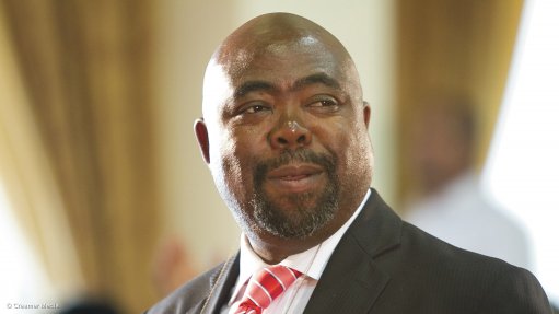 Nxesi encourages students to become entrepreneurs