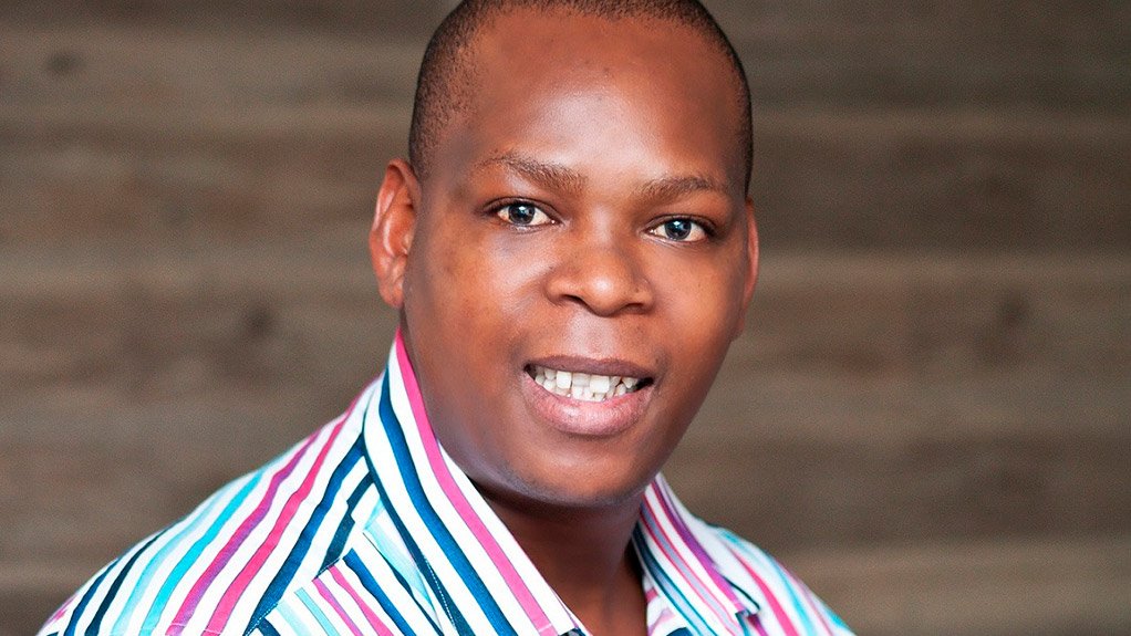 Abland introduces Hill on Empire