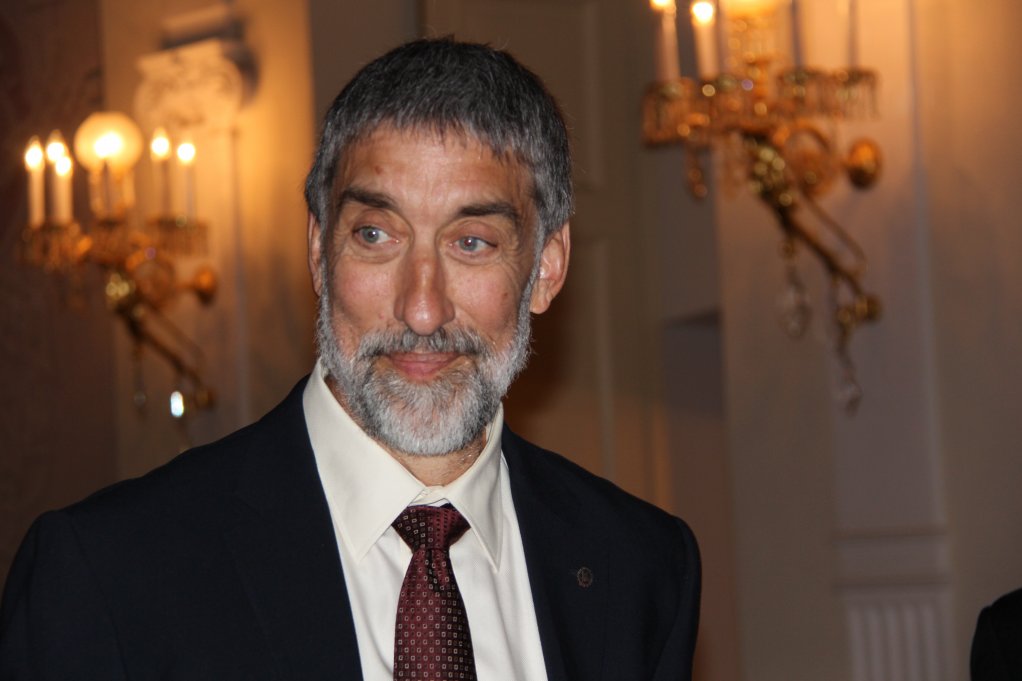 TOM BLEES South Africa urged not to commit all  9 600 MW with one company, amid  emergence of promising new reactor designs