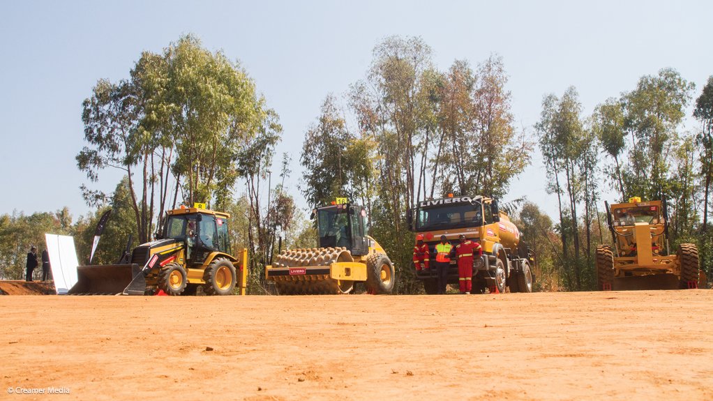 Liviero turns first sod on Gauteng IDZ