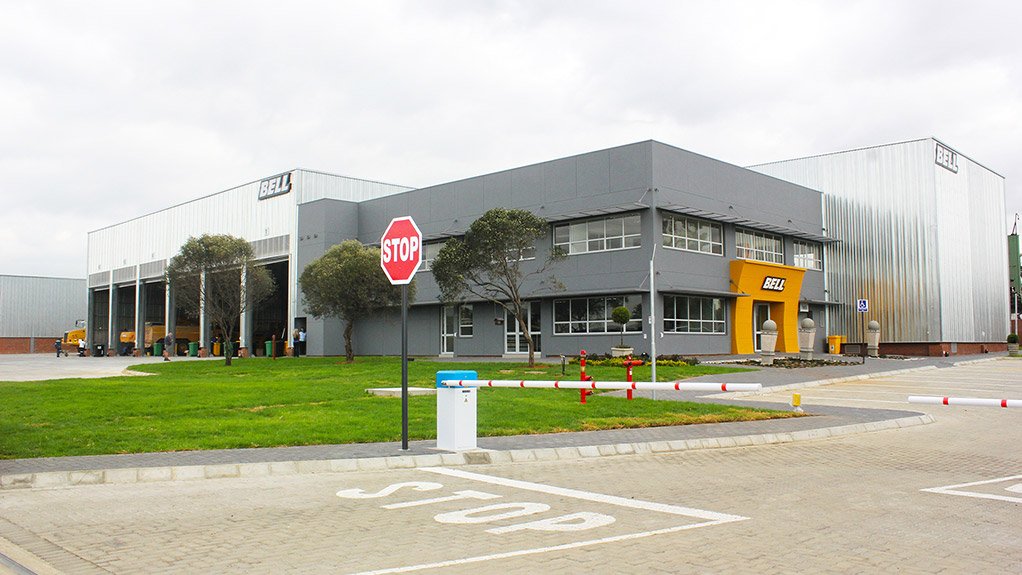 COMMITTED INVESTMENT
The Rustenburg facility has six larger workshop bays with space for 12 machines, a 10 t overhead crane and more space for better parts stockholding
