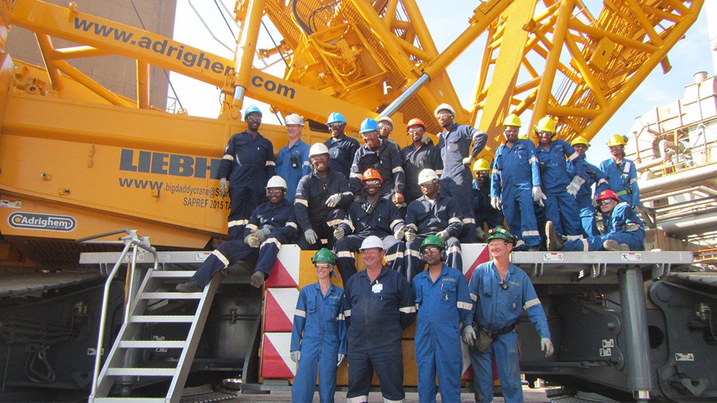 Johnson Crane Hire Undertakes Heavy Lifts At Shell & Bp’s Sapref Refinery