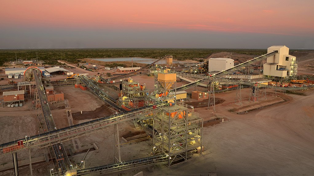DRA DIAMOND RECOVERY PLANT, KAROWE MINE X-ray transmissive sorting combined with the larger particle size treated allows for the recovery of larger diamonds compared to traditional diamond processing plants 