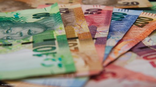 Rand eyes R17/$ on oil rout