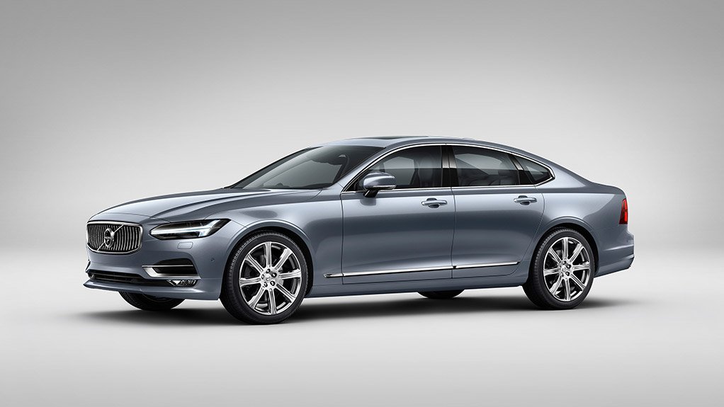 COMPETITION IN THE EXCUTIVE SEDAN SEGMENT
The S90 will be powered by a T8 Twin Engine plug-in hybrid emitting 298 kW of power
