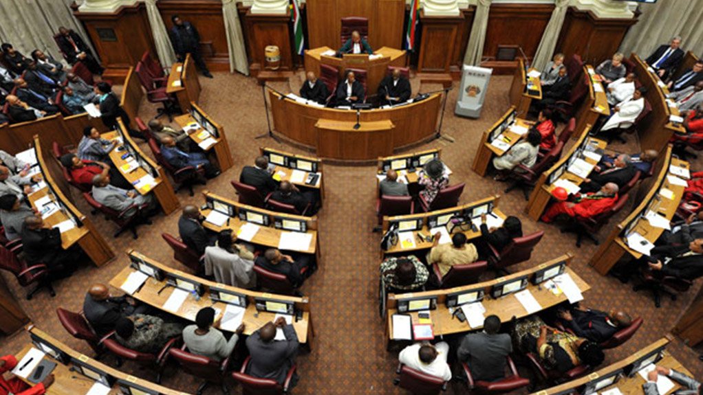 Cabinet must be reduced to cut costs – expert 
