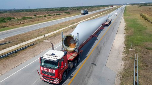 Lifting specialist delivers wind components for Amakhala project