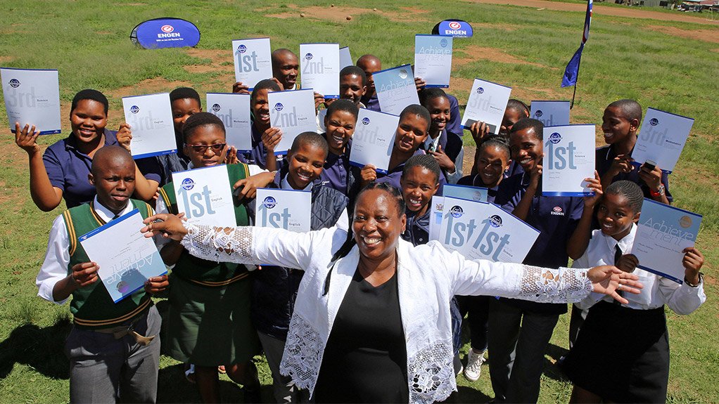 Eastern Cape’s Top achieving learners of the Engen Maths and Science School programme.