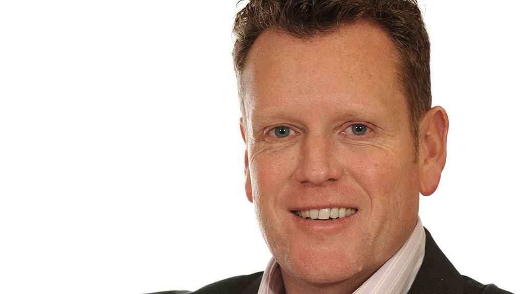 	WARREN BEECH While a mining major with a primary listing on the JSE would be a ‘nice to have’, the diversification of ownership is more important and critical