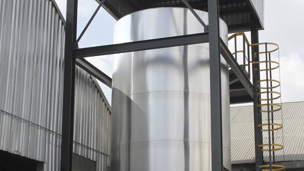 PRODUCTION RATE INCREASED
First component of the a.b.e expansion programme at the bulk emulsion stainless steel tank in Boksburg