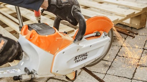 A FIRST 
The STIHL TSA 230 is the world’s first cordless cut-off machine with a 230 mm cutting wheel 
