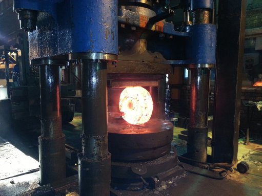 FORGING IN PROGRESS
Frankwen Forge manufactures critical components in the petrochemicals, heavy engineering and mrin industries
