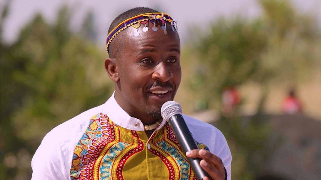 Mahlatze vokal sings at 67 Blanket for Nelson Mandela