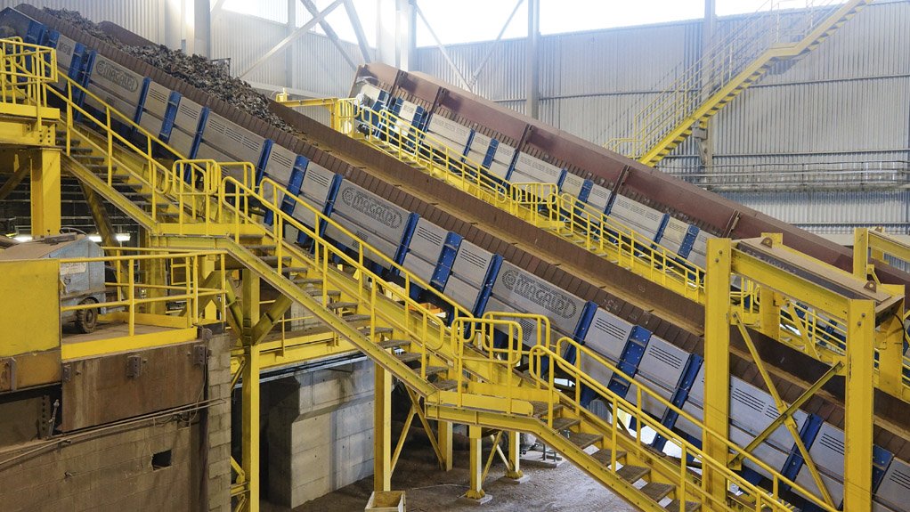 MAGALDI SUPERBELT CONVEYOR
The conveyor is ideally suited to conveying materials in heat processes
