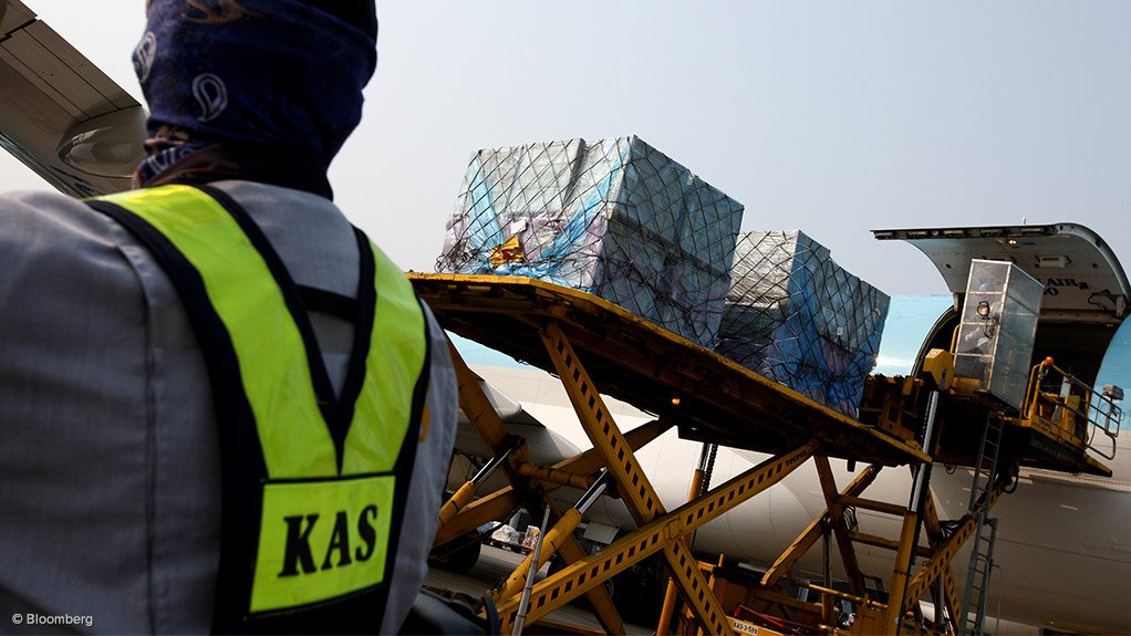 March air freight volumes drop by 2%