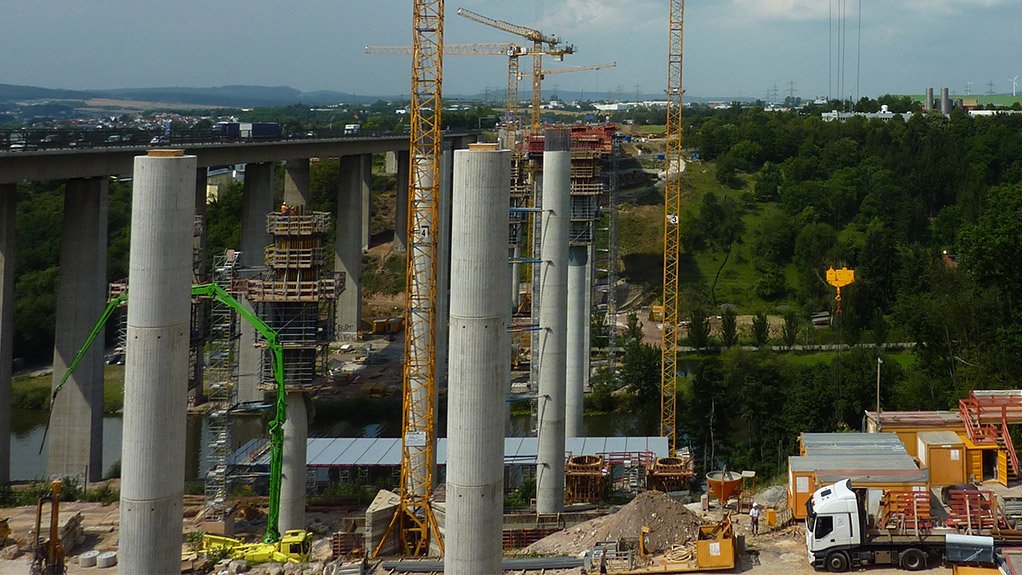 Crane Expert Calls For Infrastructure Spending