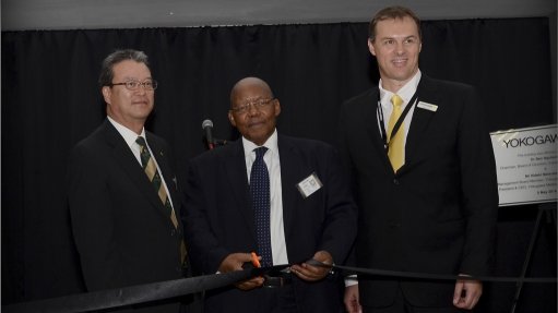 RIBBON CUTTING
Celebrating to opening of Yokogawa South Africa’s new office, is Yokogawa Middle East  and Africa president and CEO Hideki Matsubayashi, Eskom chairman Dr Ben Ngubane, and Yokogawa South Africa MD Johan Louw
