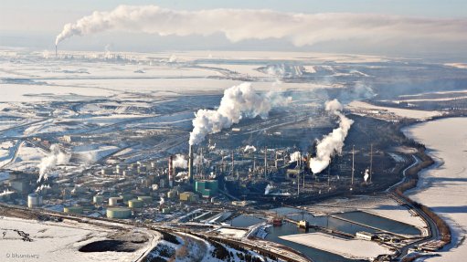 More oil sands interruptions as Alberta wildfires spread; to cost local economy C$1bn