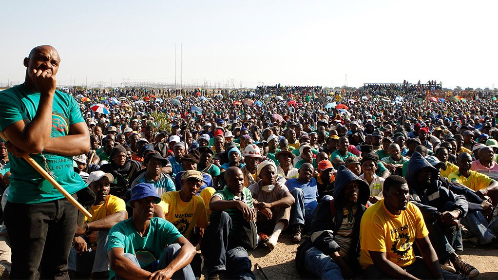 STRIKE THREAT
AMCU president Joseph Mathunjwa warns that the union is able to sustain its members for a ten-month-long strike
