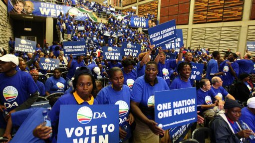 Change of T-shirts as Zille appeals to Pretoria voters