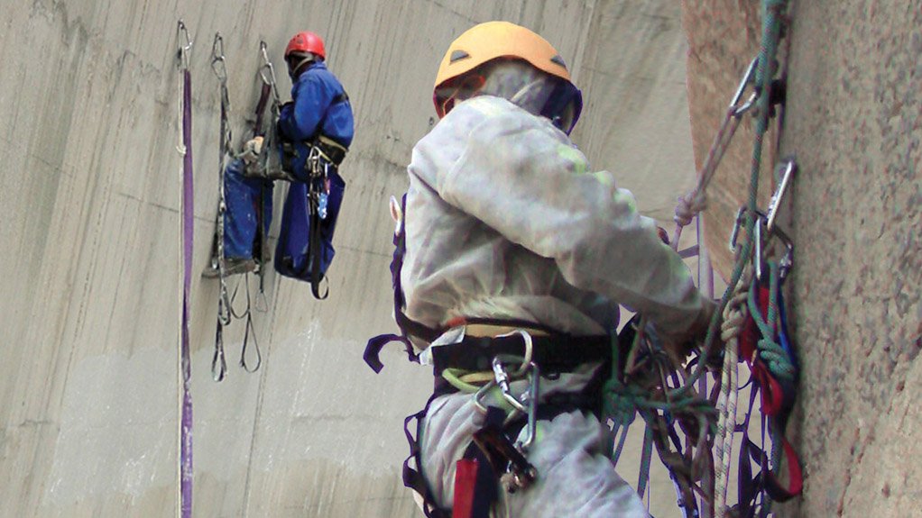 TIME SAVER With rope access, set-up time when undertaking maintenance work is significantly reduced