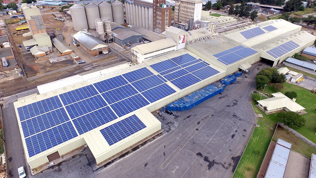 PROGRAMME ROLL-OUT
As part of the solar programme Pioneer Food’s Klerksdorp Mill in the North West has a 752 kW rooftop installation
