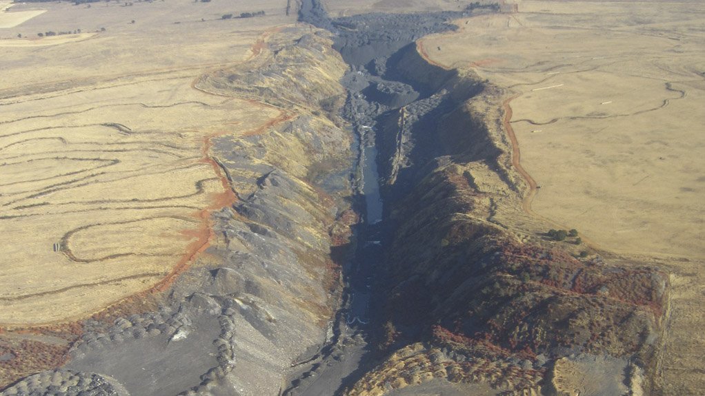 UNREHABILITATED MINING PIT, MPUMALANGA Many are imploring the authorities to stop authorising mining and water use that will cause “unacceptable” pollution and degradation to Mpumalanga