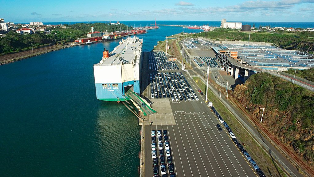  Transnet, Mercedes-Benz SA set export record at East London port