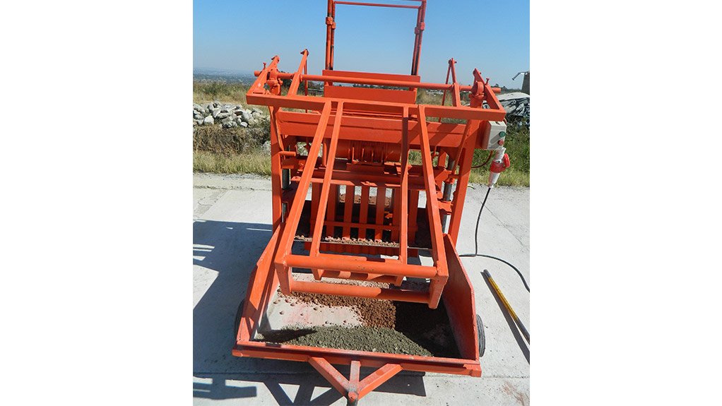 ECOCAST BRICK MACHINE
The low-water brickmaking machine is adaptable to local materials and can use fly ash to produce bricks