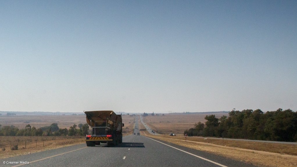 ROAD MAINTENANCE 
Aecom has been contracted by Sanrl to upgrade several roads across South Africa 

